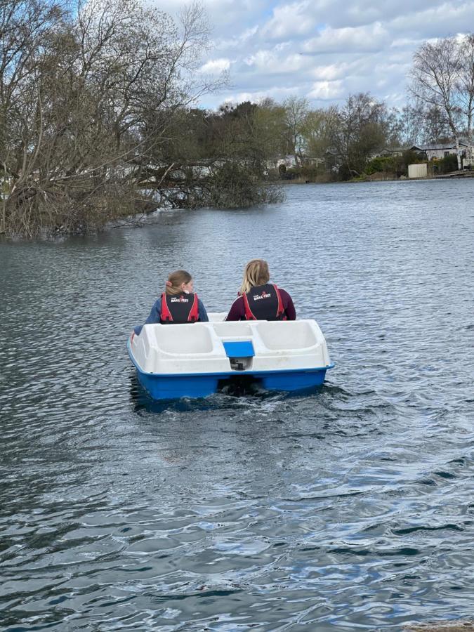 Sunscape Breaks At Tattershall Lakes Hotel Exterior photo